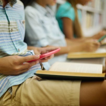 37 capitais europeias já restringiram celulares em sala de aula