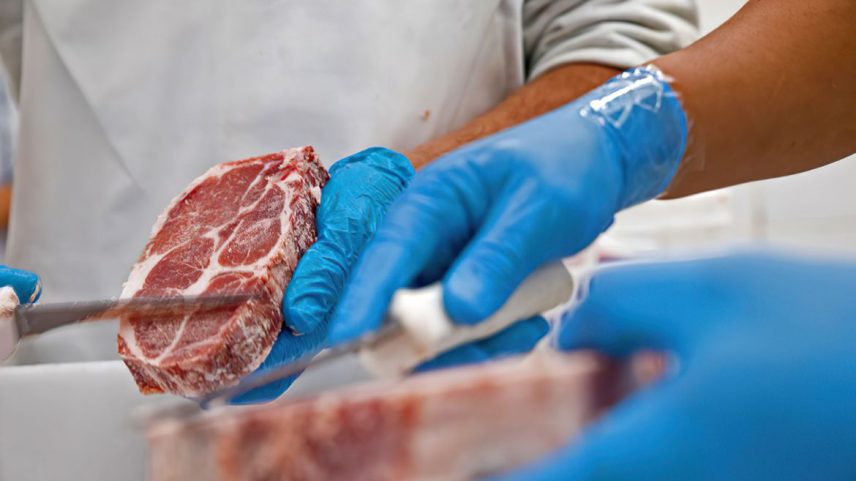 Exportação de carne bovina cai 27,1% em agosto com limitação da China