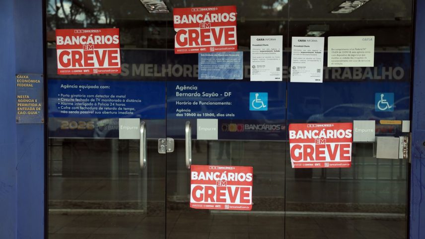Bancários rejeitam proposta da Caixa e mantêm greve nacional