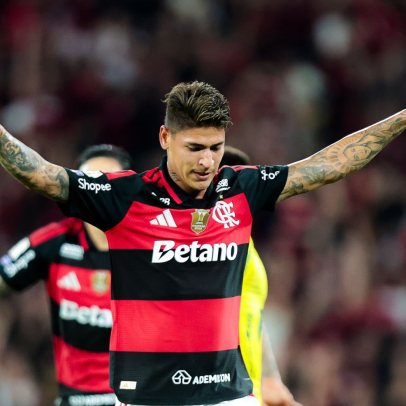 Carrascal e Paquetá resolvem no primeiro tempo, e Flamengo encosta no Palmeiras