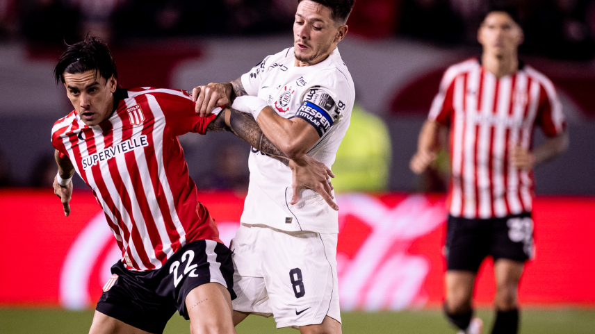 Kaio César empata em La Plata, e Corinthians decide vaga na semifinal em casa
