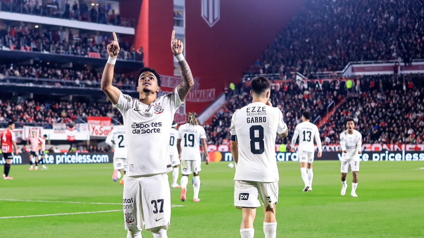 Kaio César encerra jejum de 14 anos do Corinthians em mata-mata da Libertadores