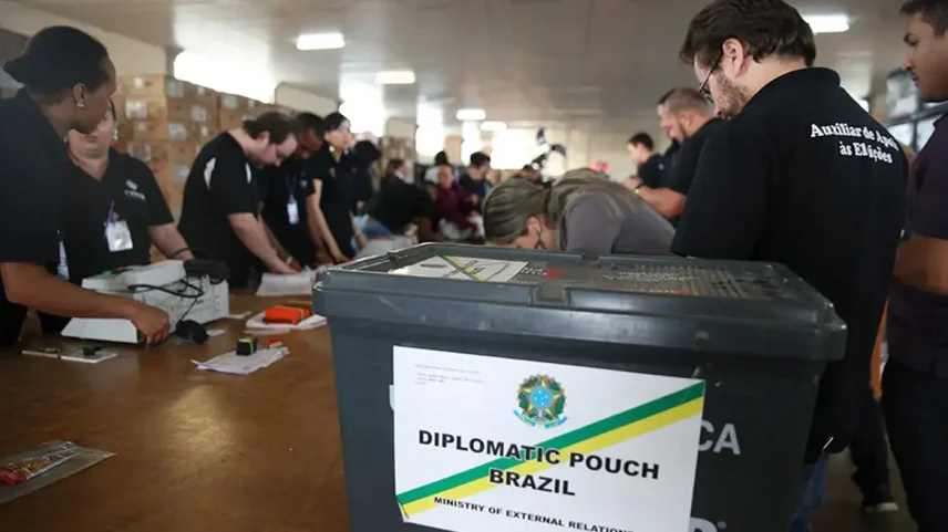 Quase 919 mil brasileiros no exterior podem votar nas eleições de 2026