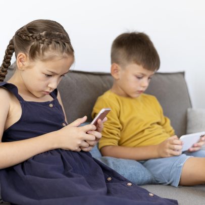 UE propõe vetar redes sociais para menores de 13 anos