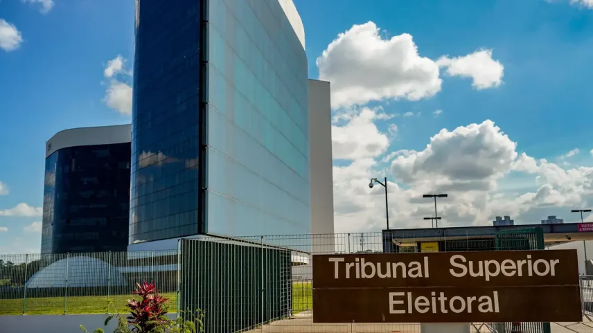 TSE irá analisar veto a posts de Nossa Senhora em plenário virtual