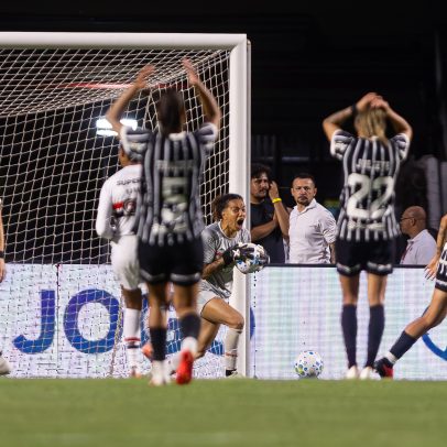 Carlinha pega pênalti, e São Paulo quebra hegemonia do Corinthians