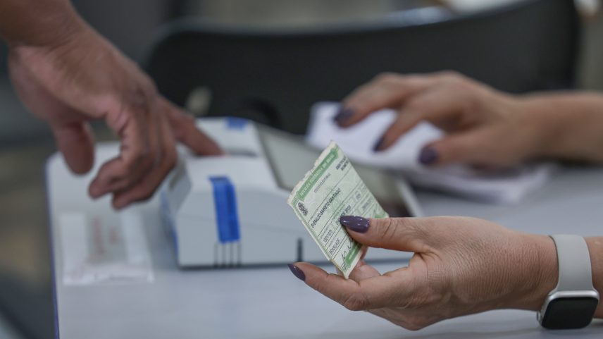 TSE registra 467 urnas substituídas até as 10h no segundo turno