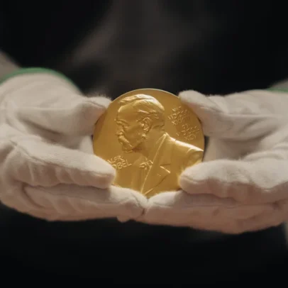 Nobel de Medicina vai para trio por descobertas sobre optogenética
