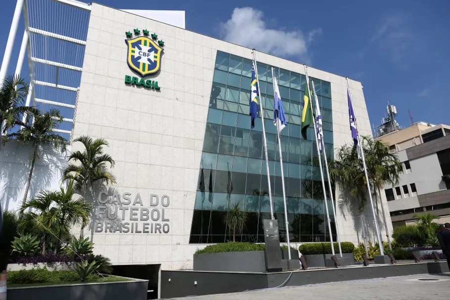 Dívidas de clubes brasileiros chegam a R$ 25 bilhões; Corinthians lidera
