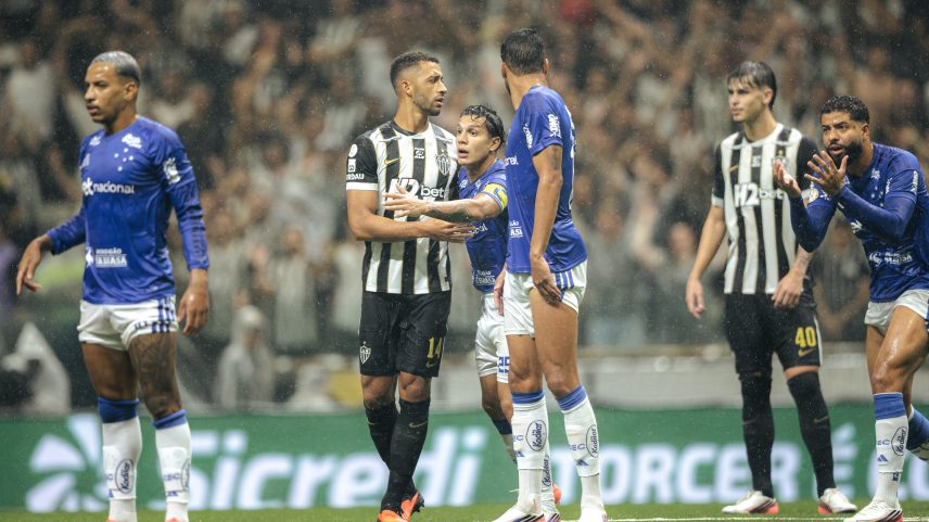 Galo recebe a Raposa no último clássico de um ano de briga e demissões