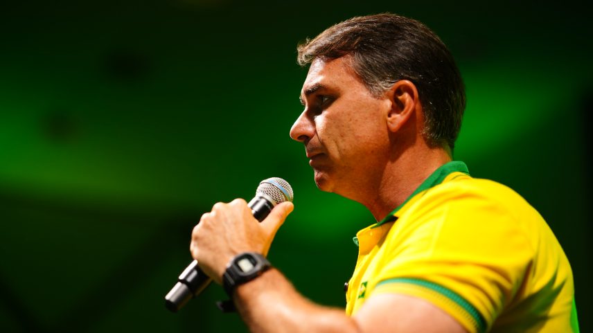 PF da Argentina diz não saber se Flávio Bolsonaro entrou no país