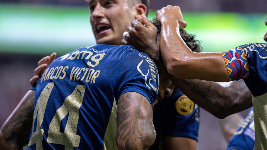 Juba marca de pênalti, Reinaldo perde outro, e Bahia volta a vencer