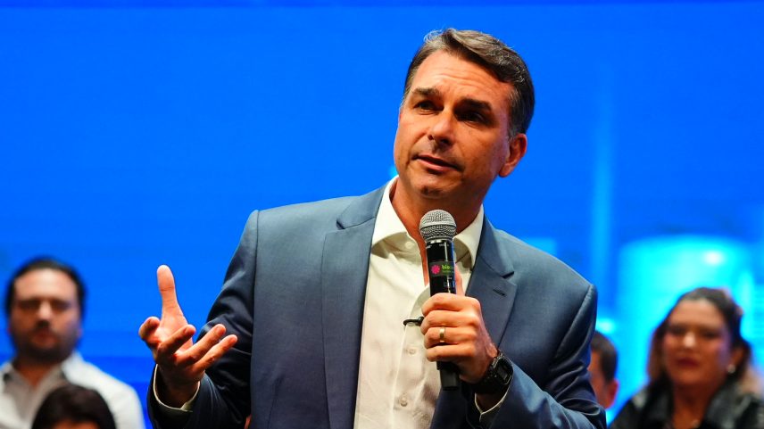 Flávio anuncia ida a debate da Band após Lula confirmar presença