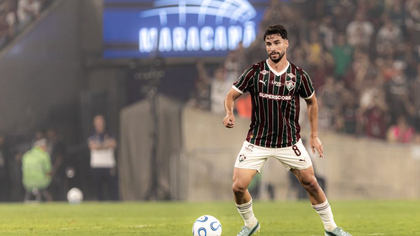Martinelli sofre torção no joelho e vira dúvida para jogo contra o Palmeiras
