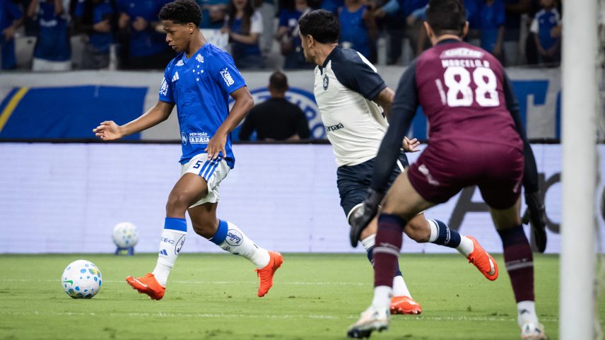 Fabrício Bruno marca, Cruzeiro vence o Remo e assume o 3º lugar