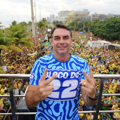 Buscas por “asilo político” disparam após ida de Flávio aos EUA