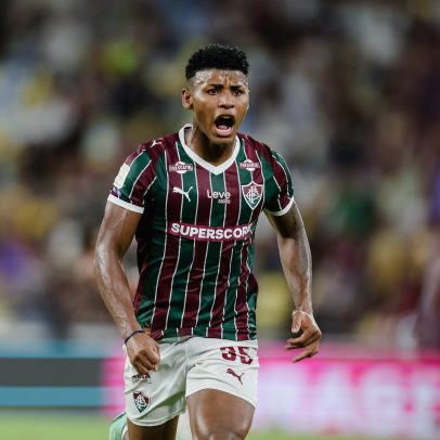Acosta marca nos acréscimos, e Fluminense vira sobre o Internacional