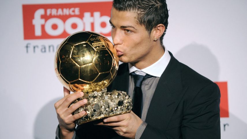 Torcedores elegem Bola de Ouro de 2008 de CR7 a melhor da história