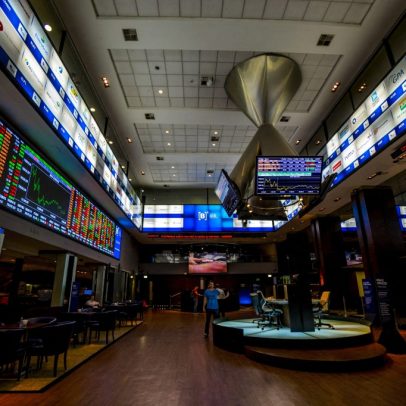 Ibovespa cai pela quarta vez seguida e fecha abaixo dos 170 mil pontos