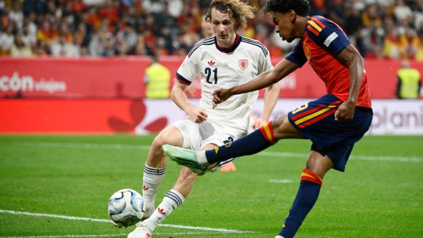 Espanha bate Tchéquia e segue 100% na Nations League