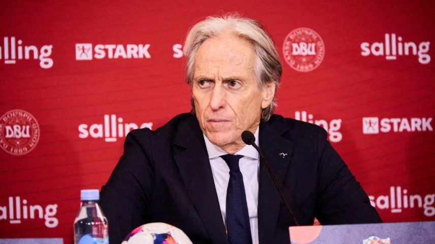 Jorge Jesus evita falar sobre CR7: "Vou focar na equipe"