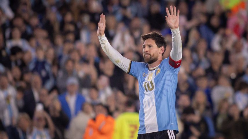 Messi se despede da Argentina com gol, duas assistências e 3 a 0