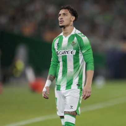 Casa de Antony é assaltada durante jogo do Betis na Champions