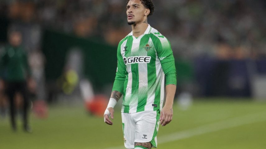 Casa de Antony é assaltada durante jogo do Betis na Champions