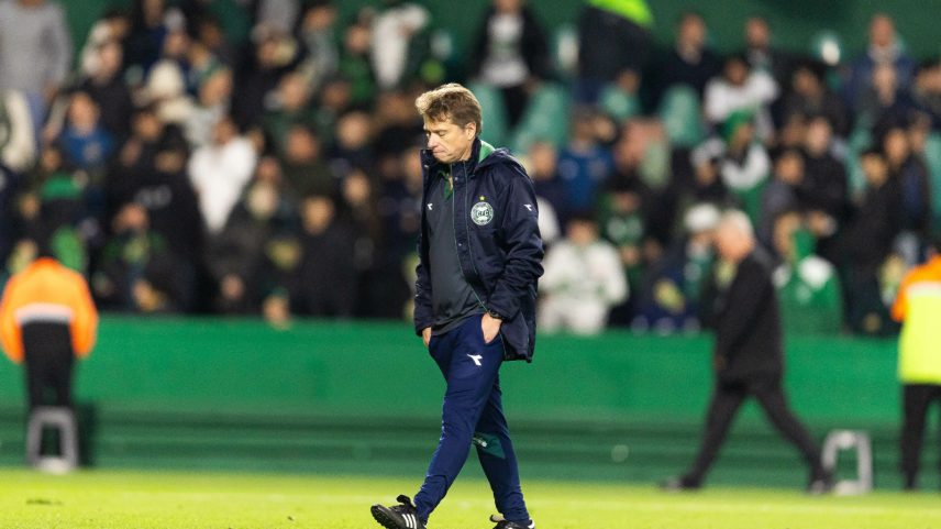 Sem vitória há sete rodadas, Coritiba demite Fernando Seabra