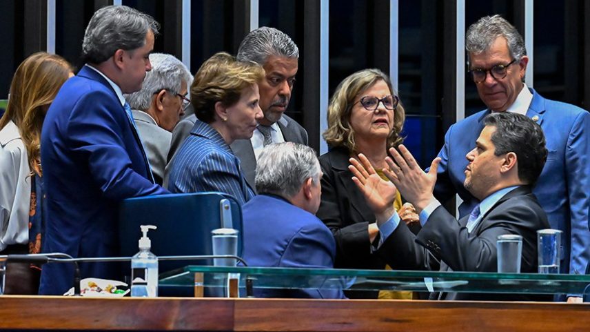 Alcolumbre marca para quarta-feira votação da PEC do fim da escala 6x1