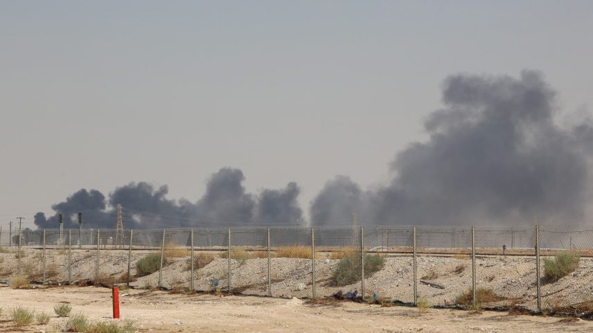 FMI vê risco global após houthis atacarem instalações na Arábia Saudita