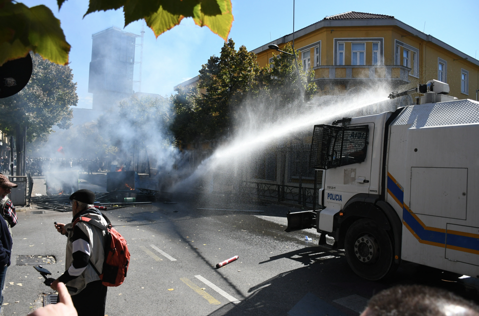 Protestos estudantis por melhores condições de ensino se espalham pela Europa