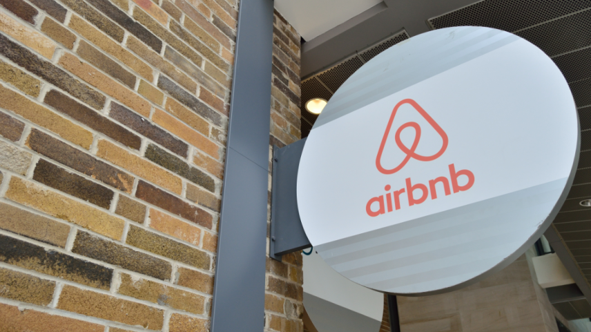 Airbnb muda regras, e hóspedes não precisarão lavar louça no checkout
