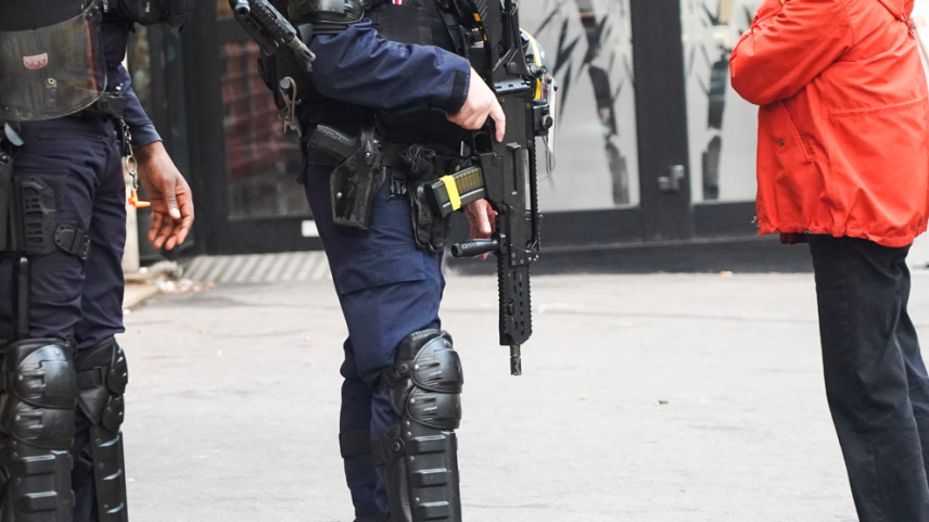 França mobiliza 70 mil agentes para evitar violência em protestos