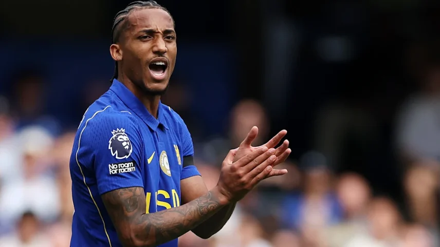 João Pedro sofre lesão na coxa e desfalca o Chelsea por algumas semanas
