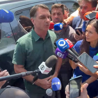 Flávio Bolsonaro muda posição e anuncia voto a favor do fim da escala 6x1