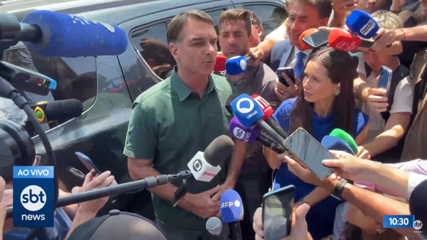 Flávio Bolsonaro muda posição e anuncia voto a favor do fim da escala 6x1