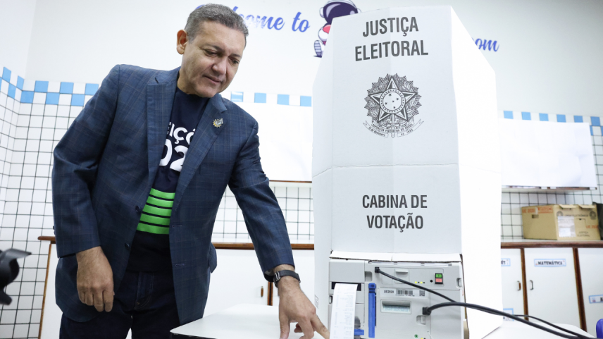 Nunes Marques vota e diz que TSE está pronto para "eleição tranquila"