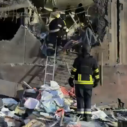 Bombardeio russo no sul da Ucrânia mata 12 civis, incluindo crianças