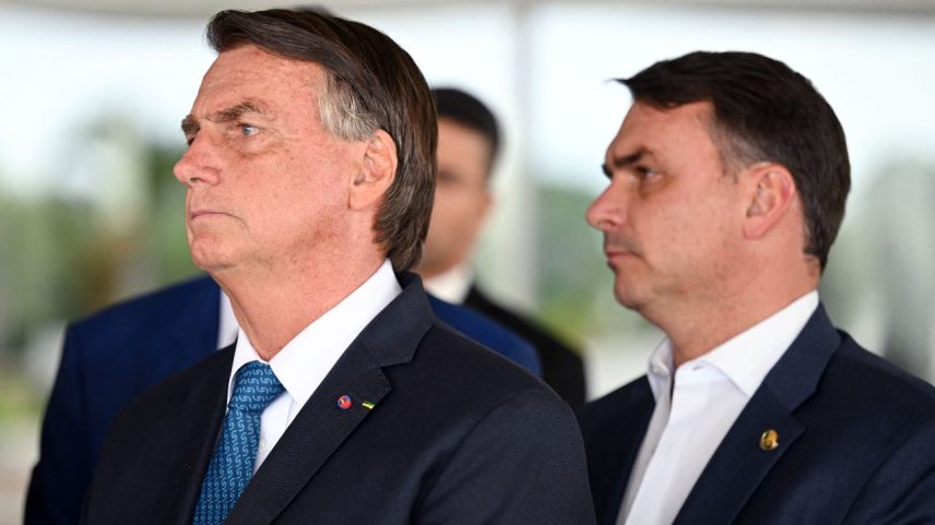 Moraes libera visitas de Flávio a Bolsonaro, mas proíbe uso eleitoral