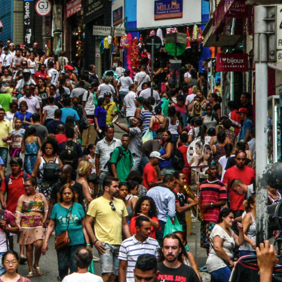 Economia brasileira deve crescer menos em 2026 e 2027, diz FMI