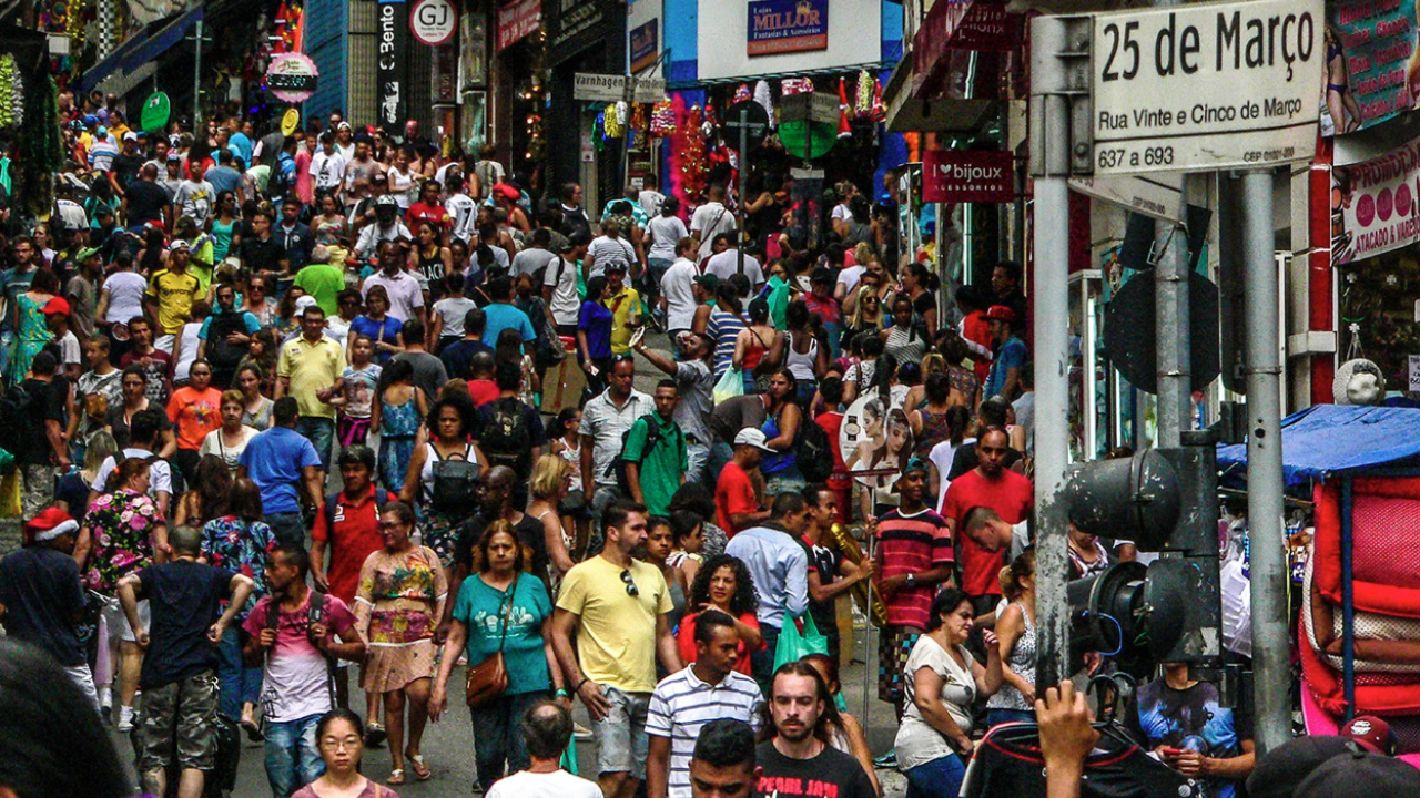 Economia brasileira deve crescer menos em 2026 e 2027, diz FMI
