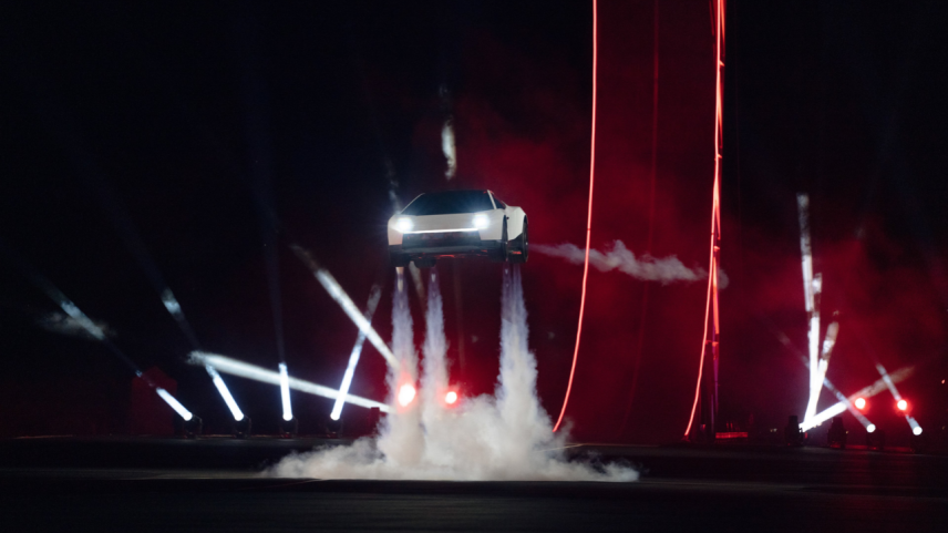 Tesla Roadster une aerodinâmica e propulsão para ampliar desempenho