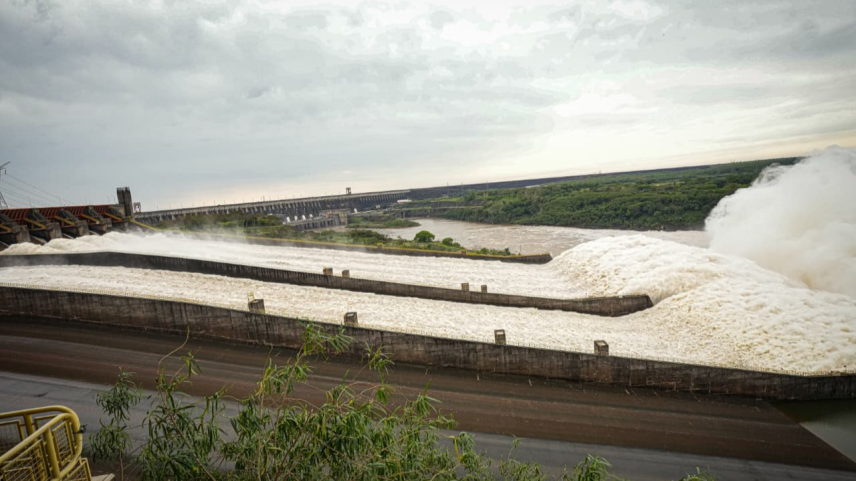 EUA e Paraguai fecham acordo para data center com energia de Itaipu