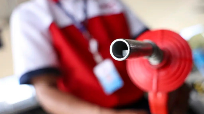 Governo prorroga subvenção de R$ 2,12 por litro do diesel por 30 dias