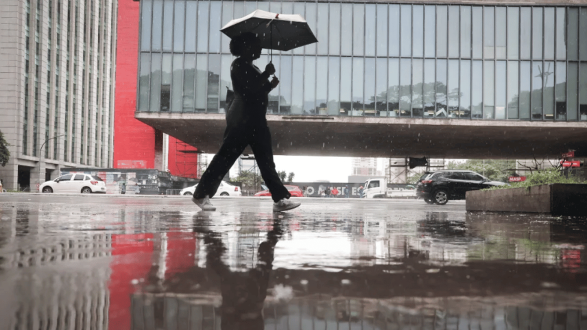 Feriadão de Finados terá chuva e virada no tempo; veja previsão