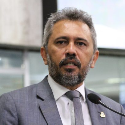 Elmano de Freitas (PT) é reeleito governador do Ceará no primeiro turno