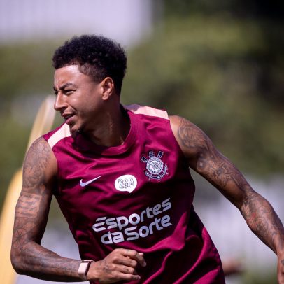 Lingard fratura duas costelas e vira dúvida no Corinthians