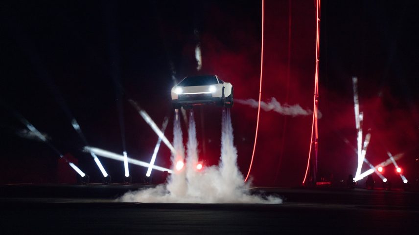 Musk apresenta carro “voador” da Tesla com propulsores da SpaceX