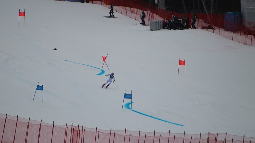 Lucas Pinheiro vence em Sölden e abre Copa do Mundo de esqui